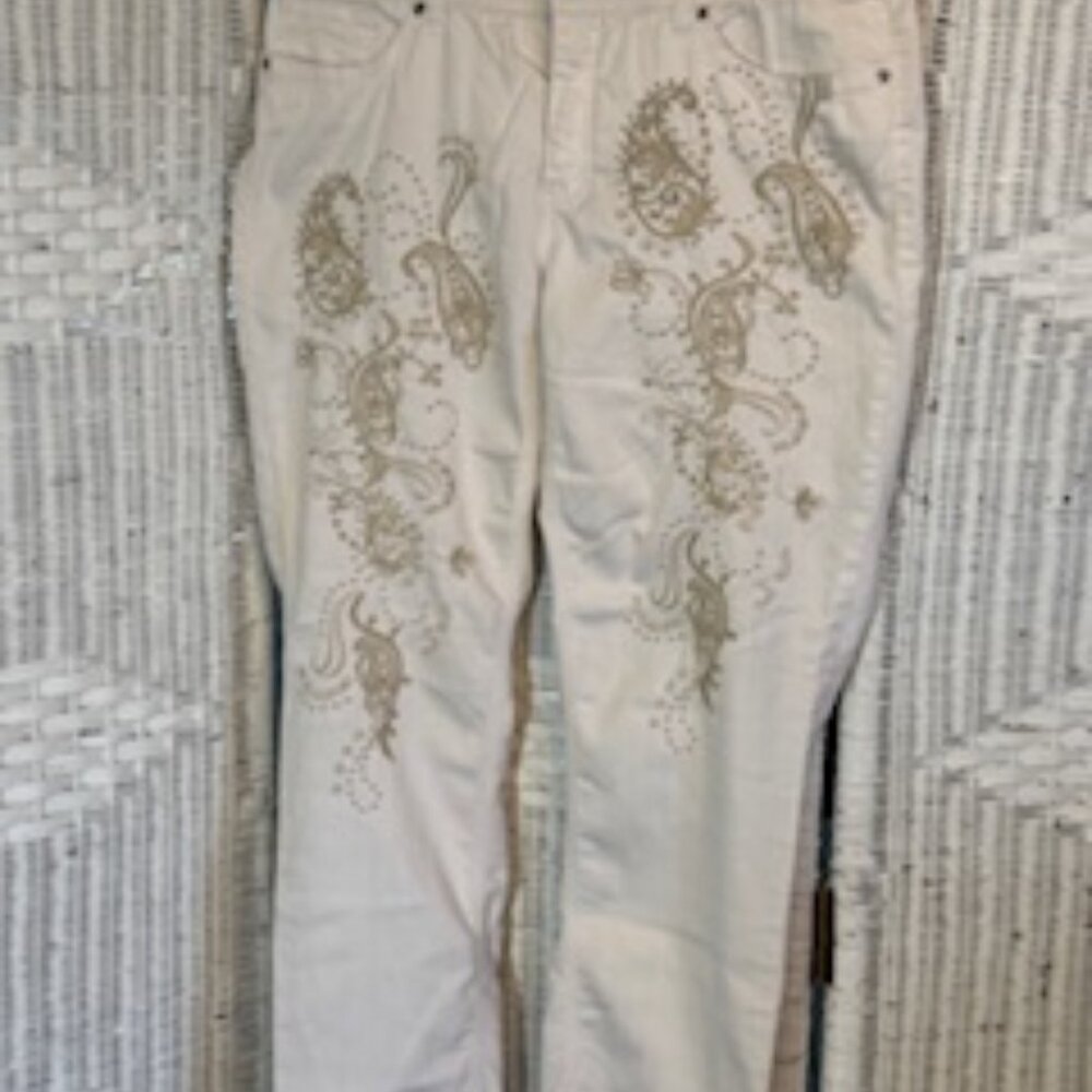 Chico’s White Embroidered Slim Ankle Jeans – Elegant Holiday Style, Size 1
